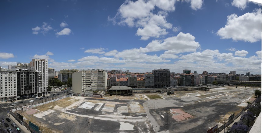 Terrenos serão vendidos em hasta pública, que será feita por um mínimo de 135,7 milhões (Foto: Expresso).