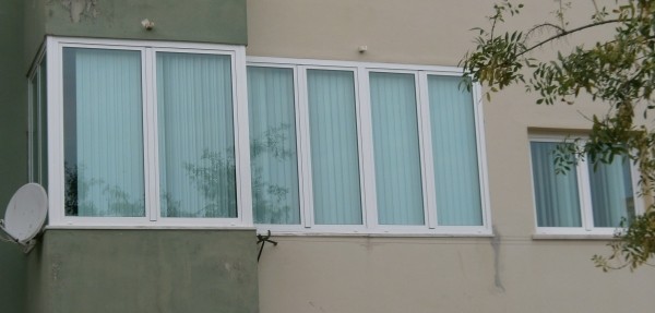 Consultório de imobiliário: O meu vizinho fechou a varanda e eu não concordo. Posso fazer algo?