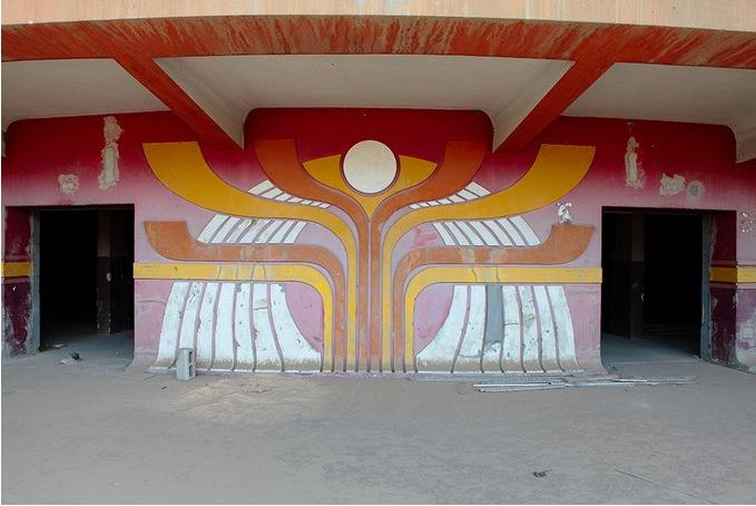 A beleza e decadência dos cinemas "esquecidos" em Angola (fotos)
