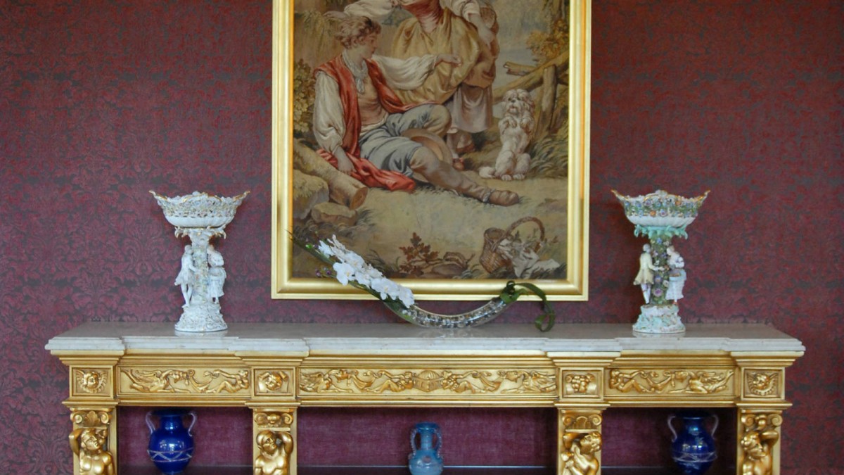 grand-hills-broumana-luxury-hotel-lebanon-antique-interior