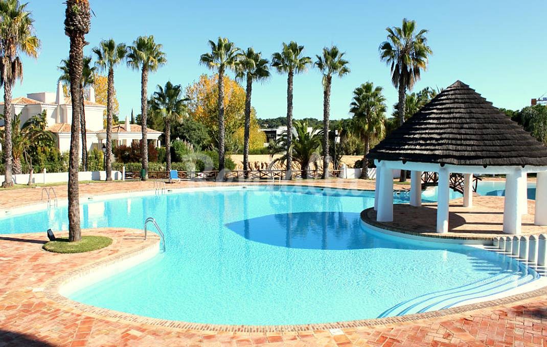Casas de fim de semana: Sol, piscina e praia num resort de luxo no Algarve (fotos)