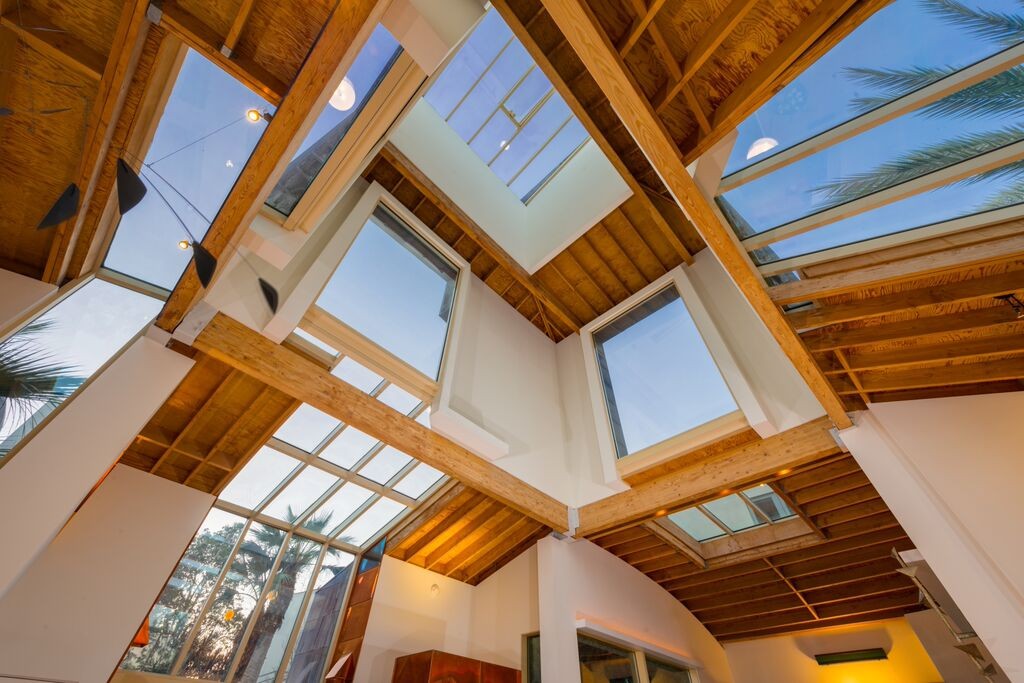 10 casas transparentes à venda nos EUA nas quais não podes (ou não queres) esconder nada