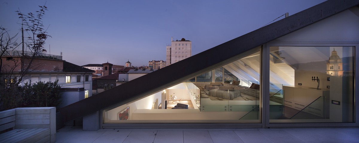 vista_da_esterno_ora_blu