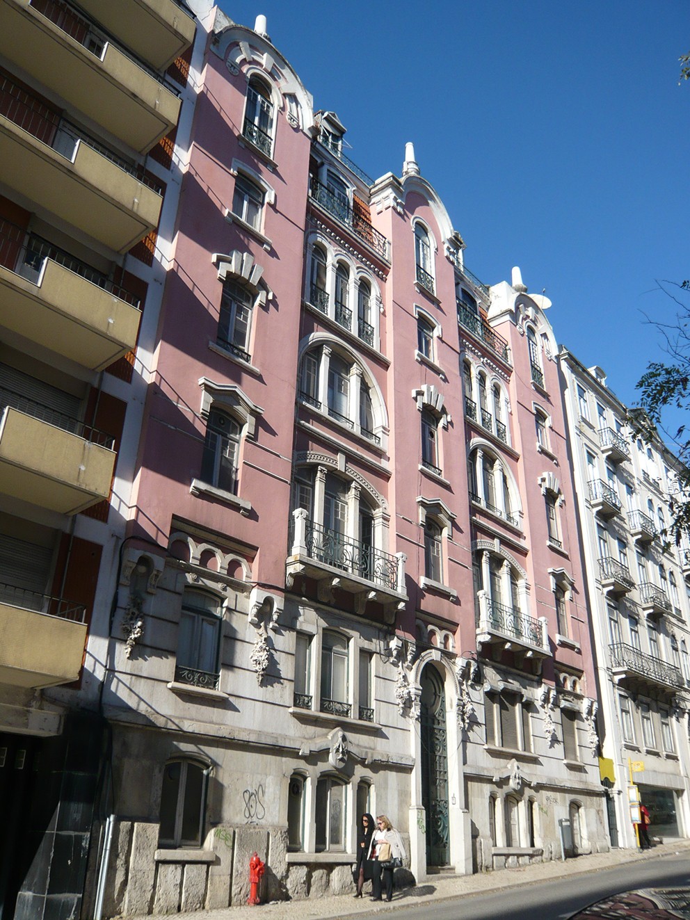 Lisboa: Sonae Capital vende oito edifícios na Avenida Duque de Loulé por 10 milhões 