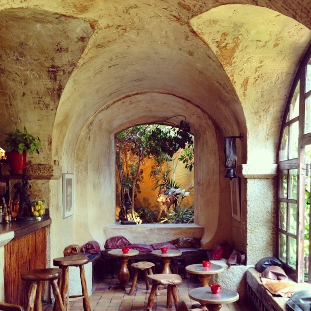 Um pequeno hotel na Provence com obras de arte mais importantes que um museu