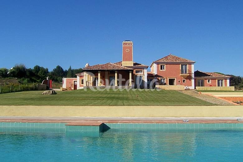 Casas de fim de semana: Evadir-se numa fabulosa villa perto da serra e do mar de Sintra
