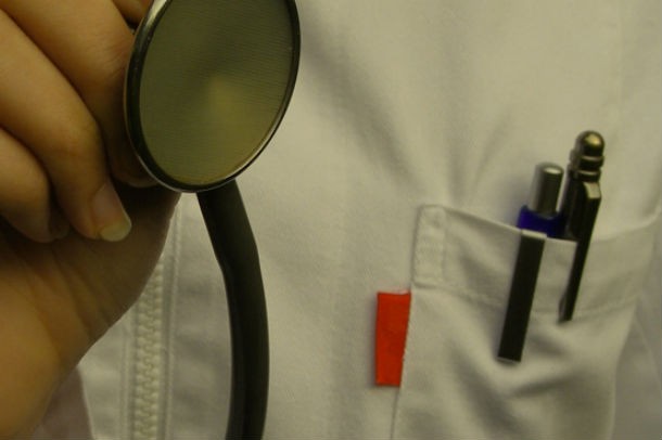 Médicos de família que atenderem 2.500 utentes recebem mais 741 euros 