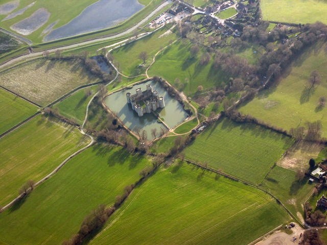 bodiam_castle_00