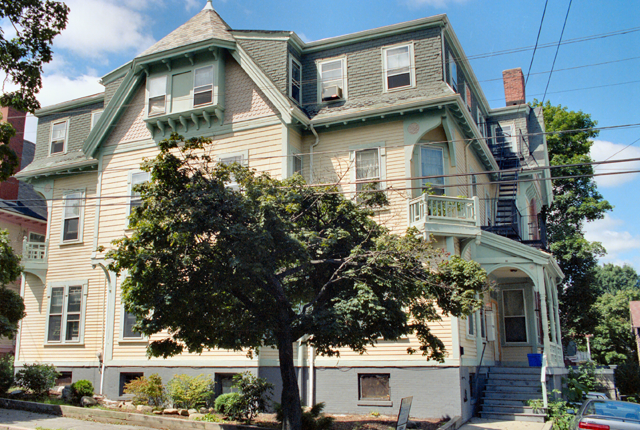 Casas de famosos: arrenda-se o apartamento do génio do terror H. P. Lovecraft (fotos) 