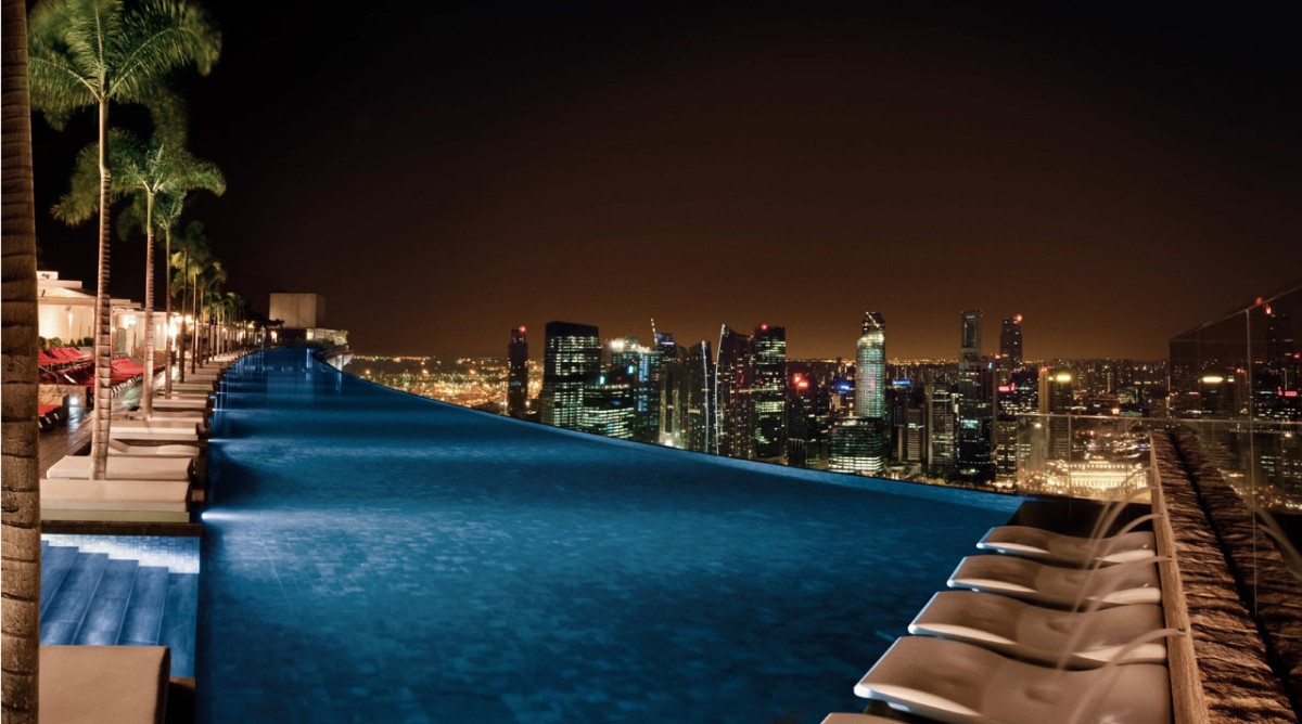 Tens medo das alturas? Então não podes tomar banho nestas 13 espetaculares piscinas (fotos) 