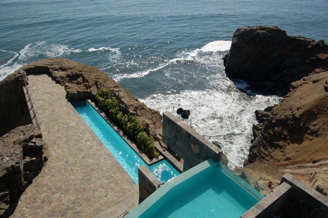 10 casas “penduradas” em penhascos impróprias para quem tem vertigens