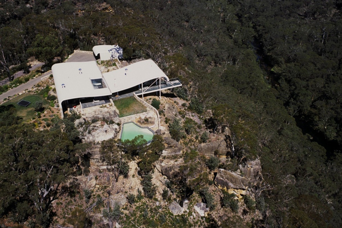 10 casas “penduradas” em penhascos impróprias para quem tem vertigens