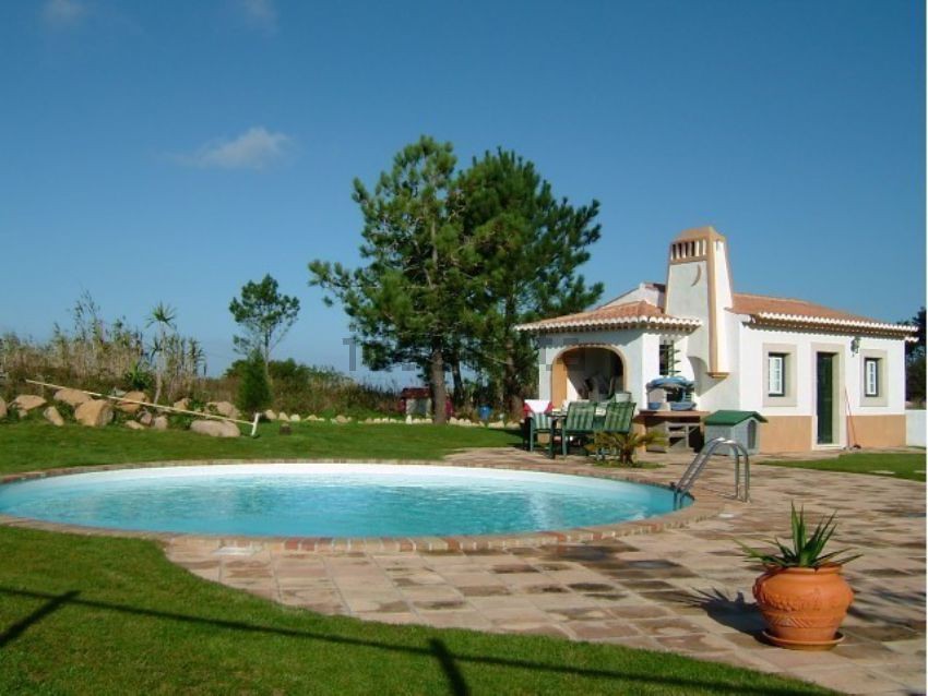 Esta espetacular casa está localizada em Sintra e custa 1.250.000 euros.