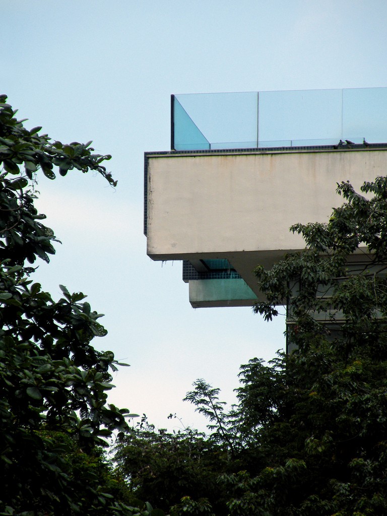 Tens medo das alturas? Então não podes tomar banho nestas 13 espetaculares piscinas (fotos) 