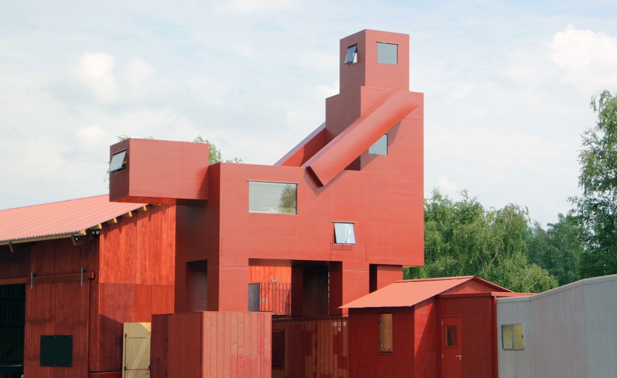 Arquitetura com “bolinha”: 8 edifícios não recomendados para menores de 18 anos (fotos)