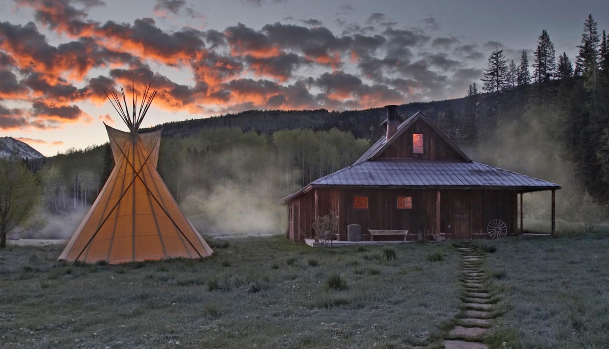 Dunton Hot Springs: Atreves-te a dormir numa localidade fantasma nas Montanhas Rochosas?