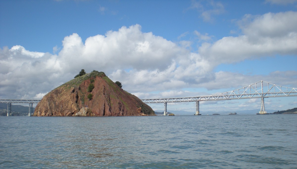 red_rock_island_01