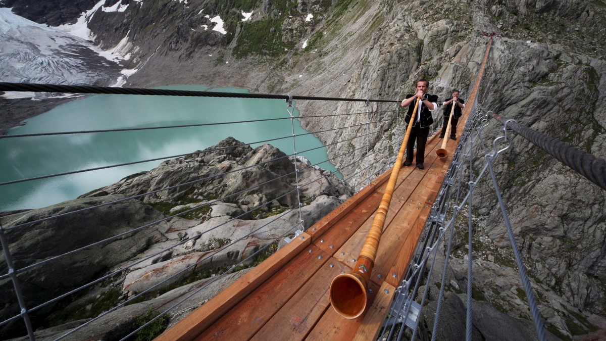the_trift_bridge_suiza_02