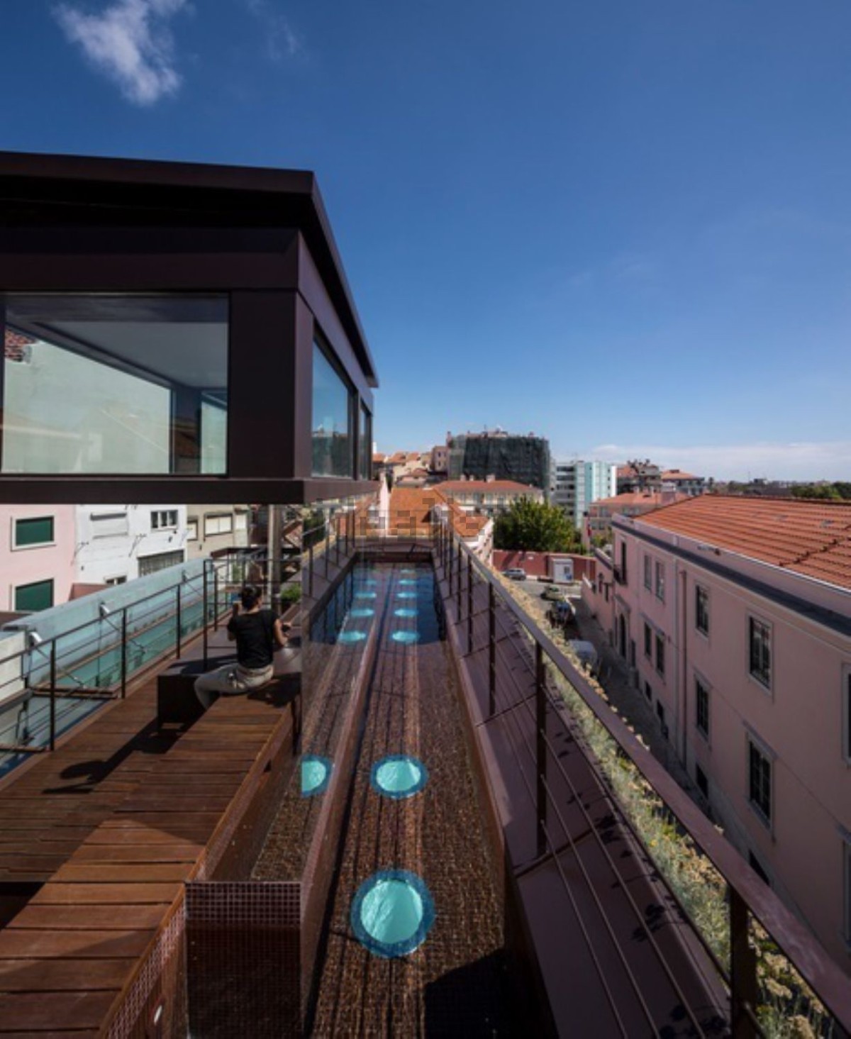 Vista da mansão sustentável com jardins verticais à venda em Lisboa