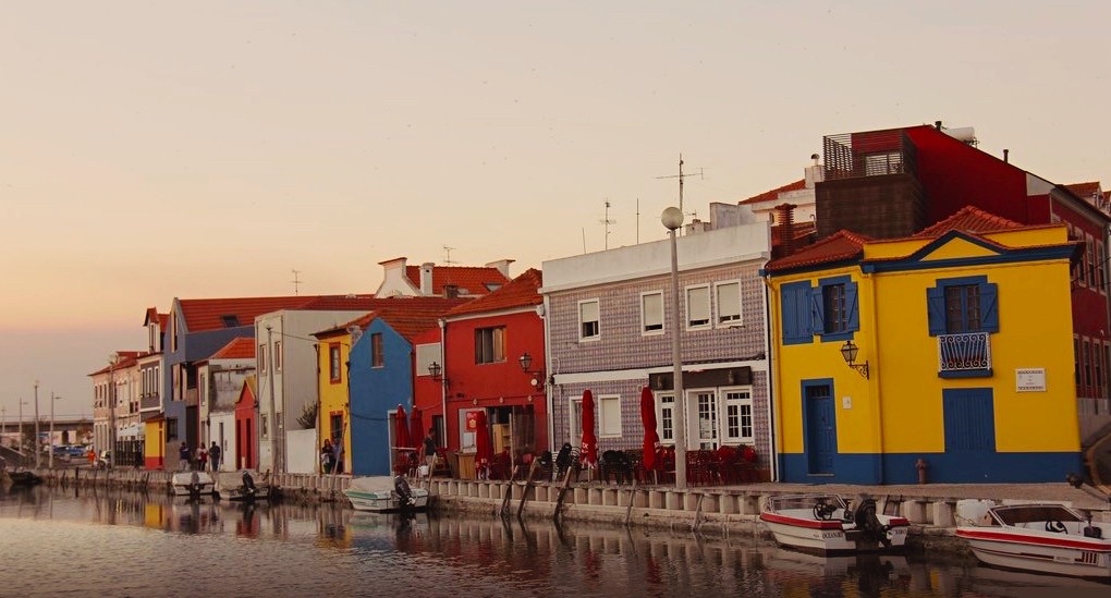 Canais e casas coloridas: um passeio por Aveiro, a “Veneza de Portugal”