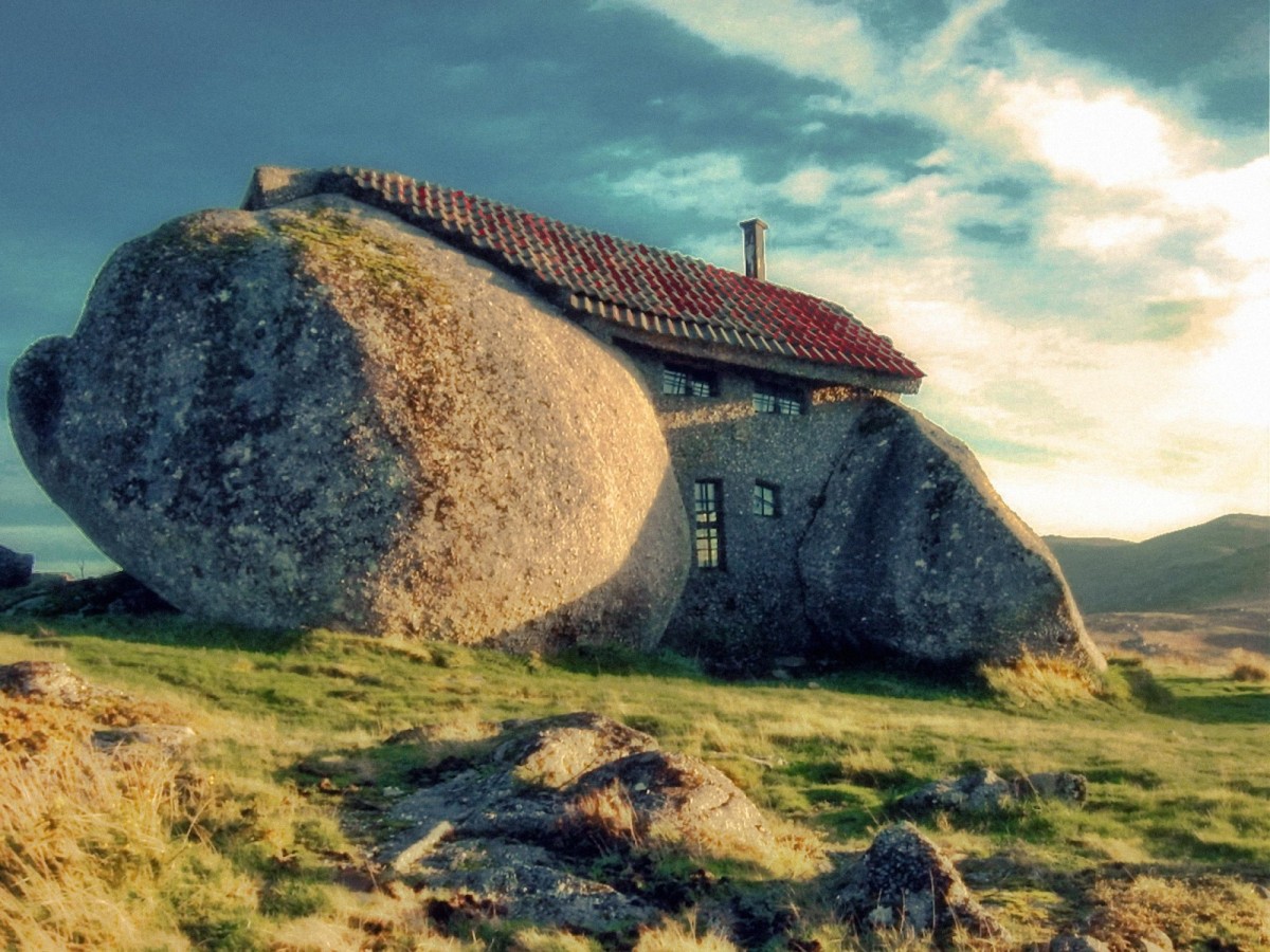 Casa do Penedo, Portugal.