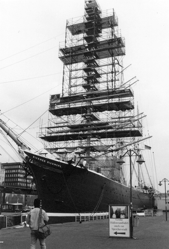 rickmer-rickmers-tall-ship-with-scaffolding-on-its-foremast-in-hamburg-germany-tweaked-mono-1-bg