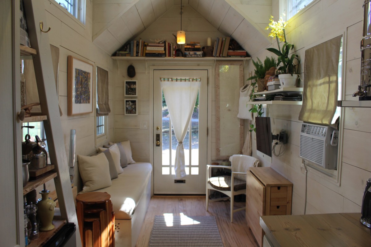 (Mini)apartamento para três: uma casa portátil desenhada por e para uma família