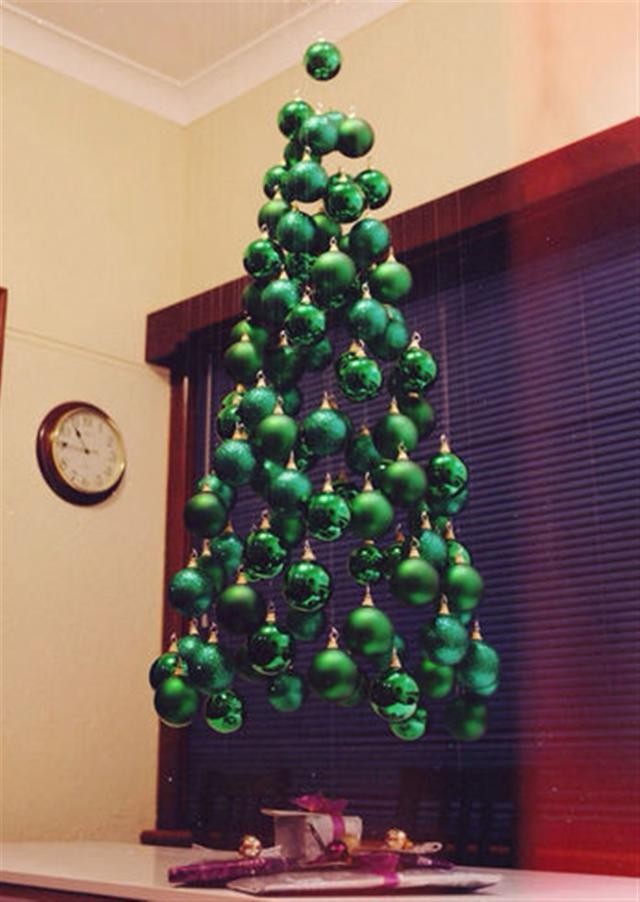 10 árvores de Natal modernas (e pouco convencionais) para decorares a casa sem usares um pinheiro