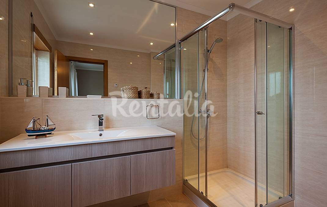 h.3395094.1070.680.0.ffffff.wm_.e7474879