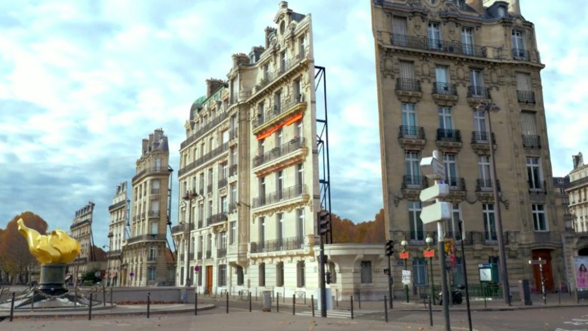 Paris não existe, é um enorme cenário de cinema 