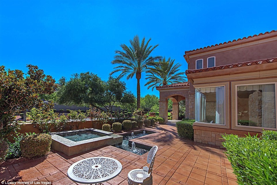 3066d1e200000578-3409388-image-a-46_1453337628436