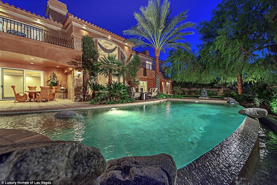 3066d1ef00000578-3409388-image-a-41_1453337619592