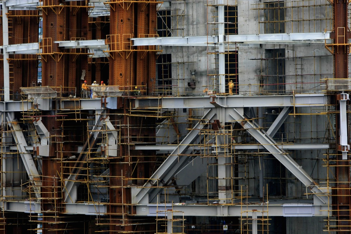 Construção: Sindicato quer que trabalhadores com 50 anos de descontos se possam reformar aos 62 anos 