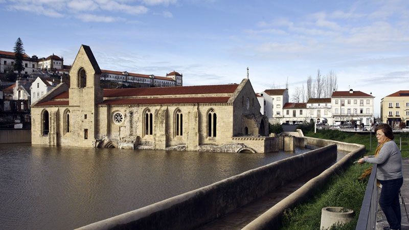 Foto: TSF Coimbra: Mosteiro de Santa Clara-a-Velha fechado nos próximos meses