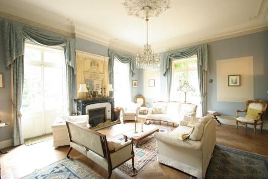 Palácio de estilo Neogótico à venda em Poitou-Charentes, França