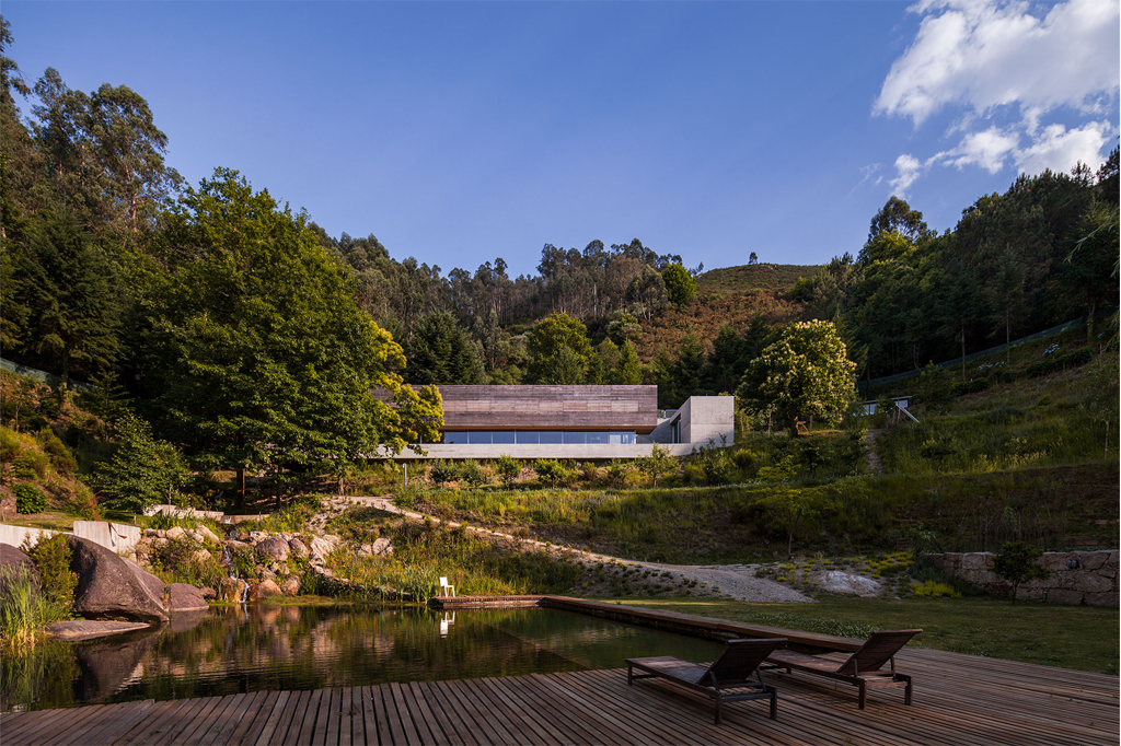 Casas de sonho: A mansão que se esconde no manto verde do Gerês 