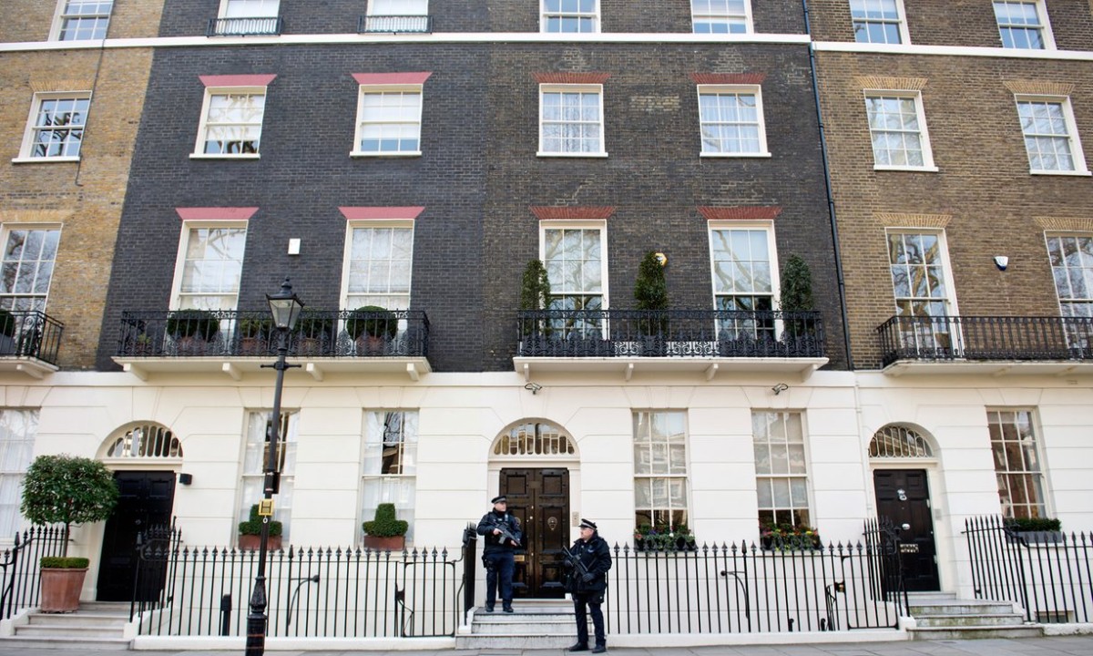 Casa em Connaught Square, Londres (avaliada em 8,63 milhões de libras). The Guardian