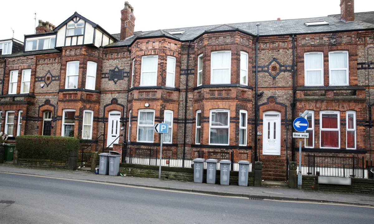 10 apartamentos em Machester (comprados por 650.000 libras). The Guardian