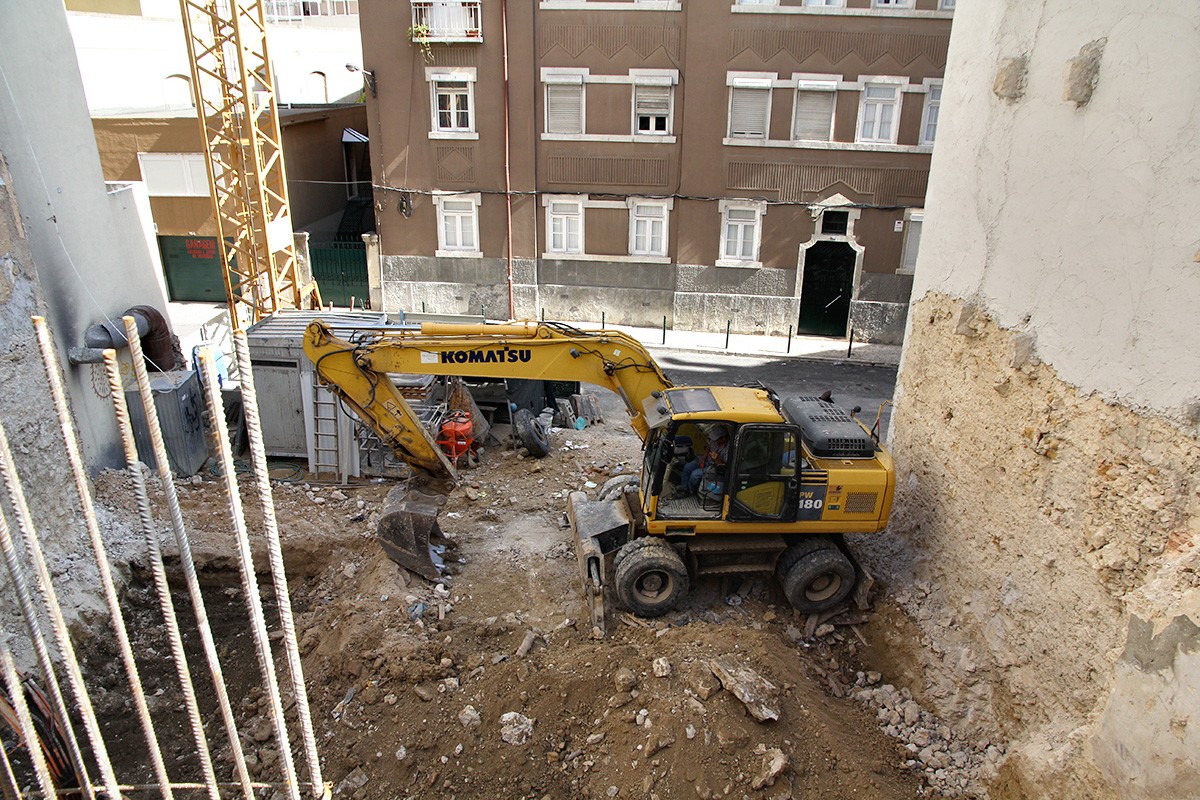 Obra nova está a retomar em Portugal, após anos de construção parada
