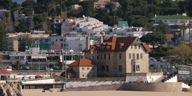 Chalet do Faial, onde funcionou o Tribunal de Cascais, está à venda pela Estamo
