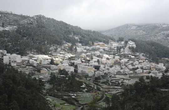 Sabugueiro é a mais alta aldeia de Portugal (Foto: www.sabugueiro.pt). Sabugueiro é a mais alta aldeia de Portugal (Foto: www.sabugueiro.pt).