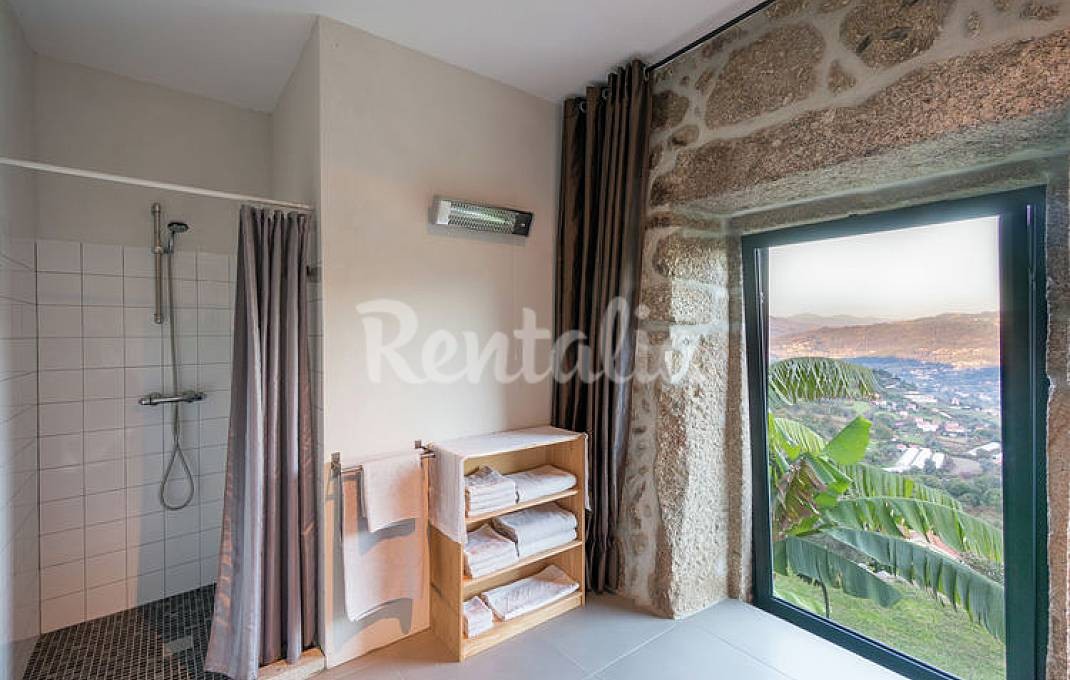 h.5323451.1070.680.0.ffffff.wm_.d38dca6c