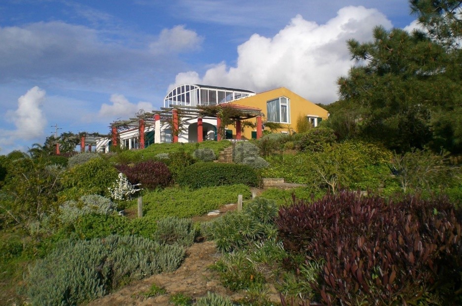 Esta espetacular mansão está à venda em Sesimbra por 1.600.000 euros.