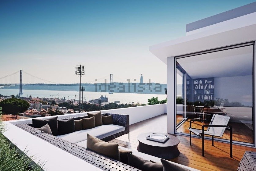 Esta espetacular mansão está localizada em Belém e custa 3.600.000 euros. Esta espetacular mansão está localizada em Belém e custa 3.600.000 euros.