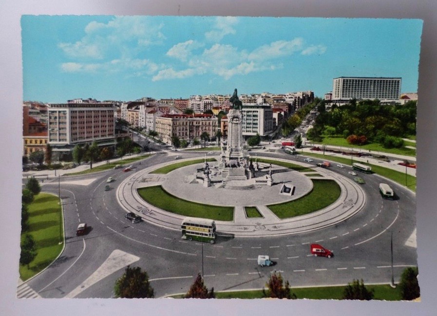A Praça do Marquês de Pombal (Fotos: Observador/Delcampe.net). Viagem à Lisboa dos anos 60 (...em postais)