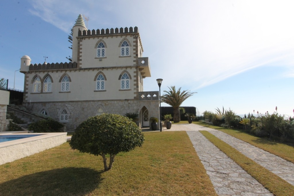 Palácio tem vistas espetaculares para o mar (Fotos: Fine&Country). Palácio tem vistas espetaculares para o mar (Fotos: Fine&Country).