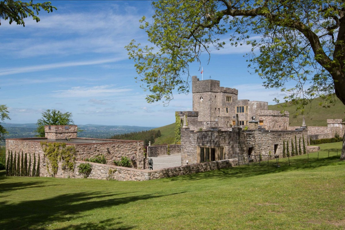 pay-jose-mourinho-views-modern-welsh-castle-5