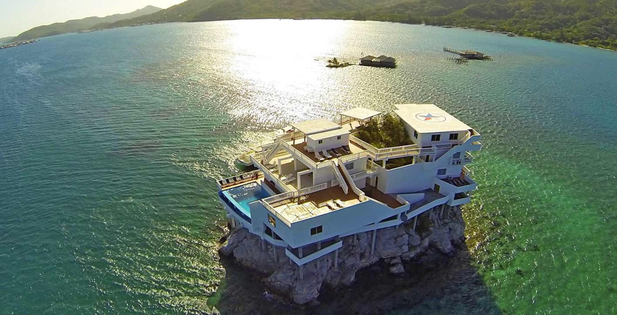 Villa on Dunbar Rock: Um resort numa rocha que esconde um tesouro do pirata Barbanegra 