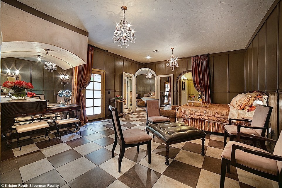 34c0d13900000578-3615257-image-a-37_1464541805480