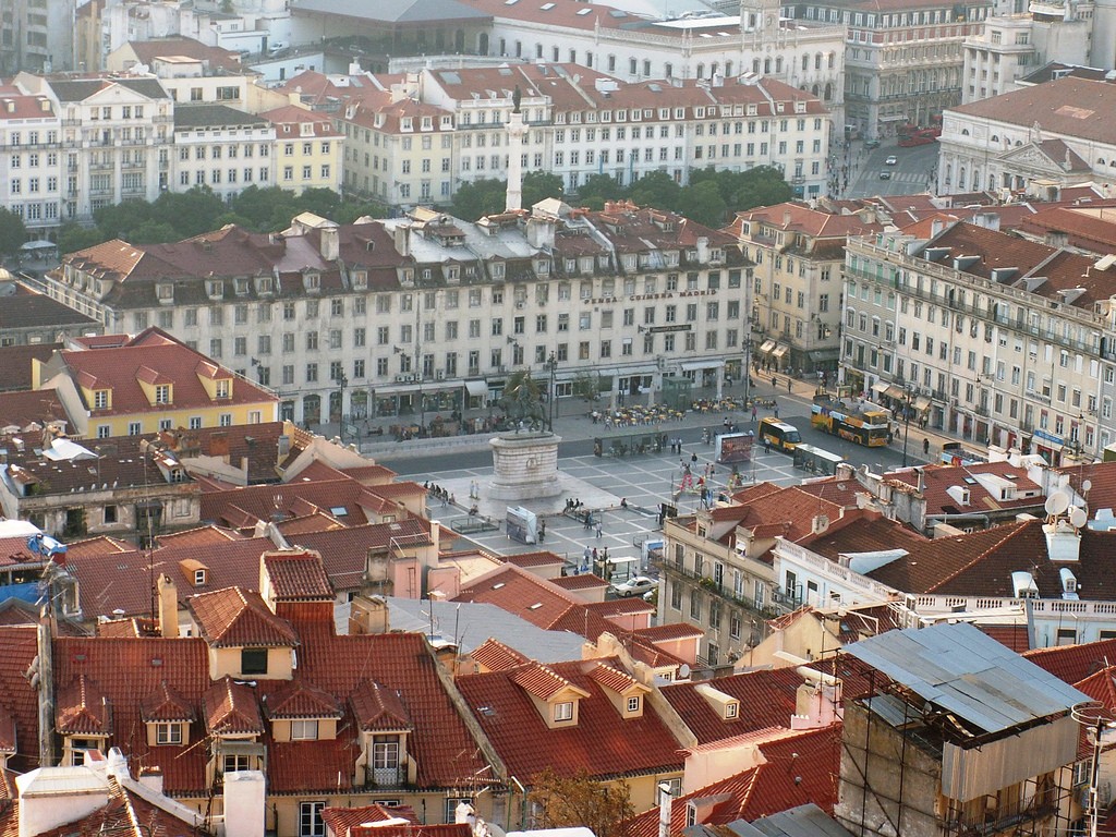 Procura de casas não para de aumentar. Bancos ajudam “ao negócio” 